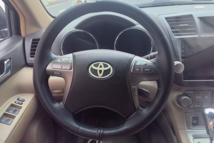 Used Toyota Highlander 2009 2.7L Two-Wheel Drive 7-Seater Luxury Edition Steering Wheel