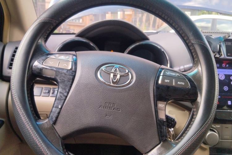 Used Toyota Highlander 2009 2.7L Two-Wheel Drive 7-Seater Luxury Edition Steering Wheel