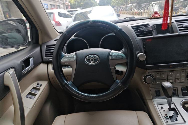 Used Toyota Highlander 2009 2.7L Two-Wheel Drive 7-Seater Luxury Edition Steering Wheel