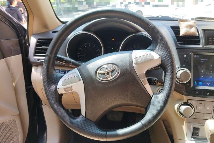 Used Toyota Highlander 2009 2.7L Two-Wheel Drive 7-Seater Luxury Edition Steering Wheel