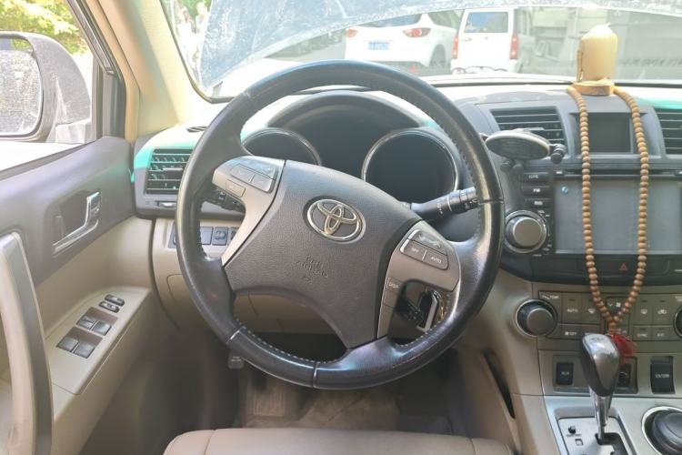 Used Toyota Highlander 2009 2.7L Two-Wheel Drive 7-Seater Luxury Edition Steering Wheel