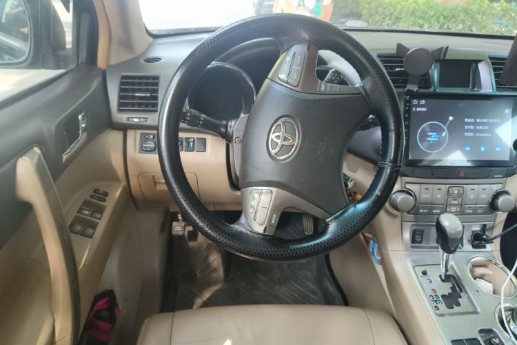 Used Toyota Highlander 2009 2.7L Two-Wheel Drive 7-Seater Luxury Edition Steering Wheel