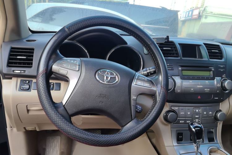 Used Toyota Highlander 2009 2.7L Two-Wheel Drive 7-Seater Luxury Edition Steering Wheel