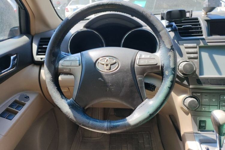Used Toyota Highlander 2009 2.7L Two-Wheel Drive 7-Seater Luxury Edition Steering Wheel