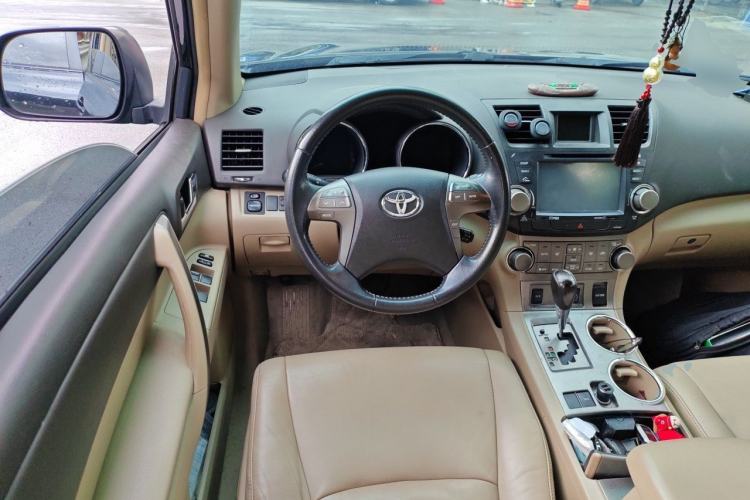 Used Toyota Highlander 2009 2.7L Two-Wheel Drive 7-Seater Luxury Edition Steering Wheel