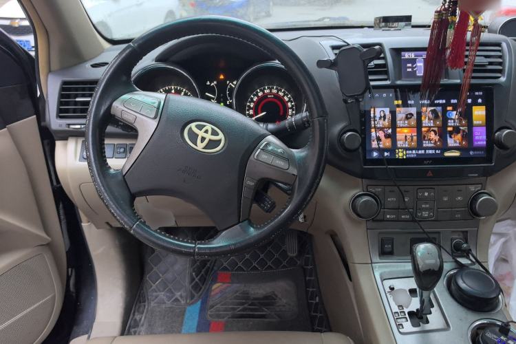 Used Toyota Highlander 2009 2.7L Two-Wheel Drive 7-Seater Luxury Edition Steering Wheel