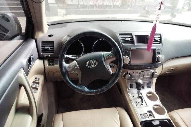Used Toyota Highlander 2009 2.7L Two-Wheel Drive 7-Seater Luxury Edition Steering Wheel