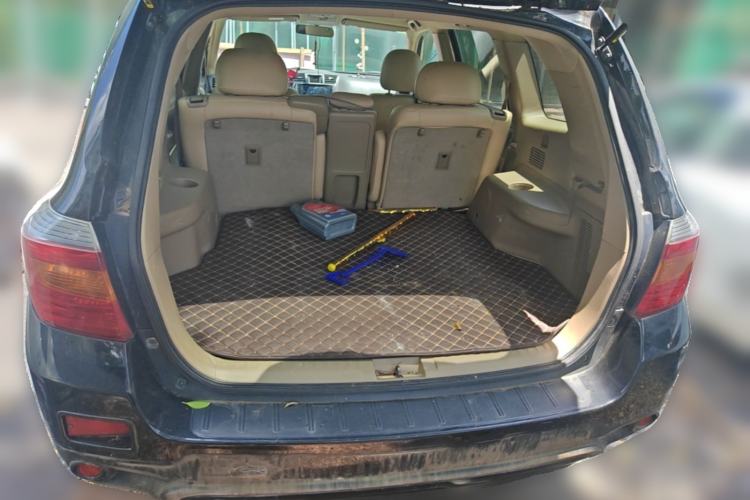 Used Toyota Highlander 2009 2.7L Two-Wheel Drive 5-Seater Sport Edition Trunk