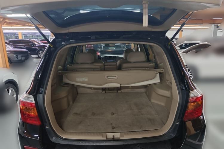 Used Toyota Highlander 2009 2.7L Two-Wheel Drive 5-Seater Sport Edition Trunk