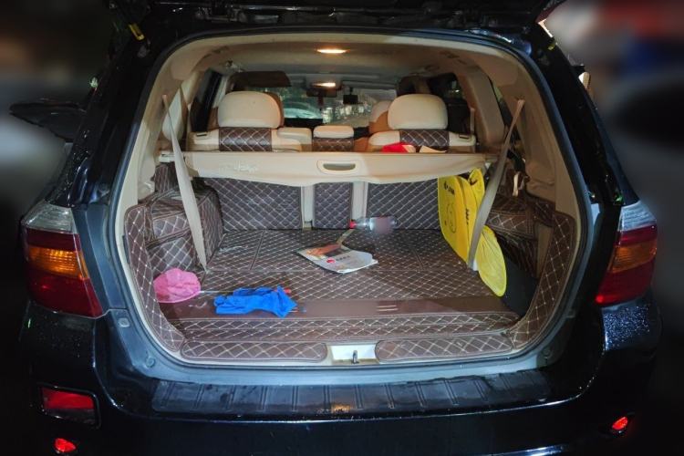 Used Toyota Highlander 2009 2.7L Two-Wheel Drive 7-Seater Luxury Edition Trunk