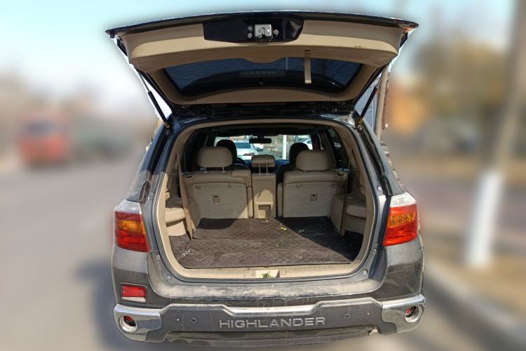 Used Toyota Highlander 2009 2.7L Two-Wheel Drive 7-Seater Luxury Edition Trunk