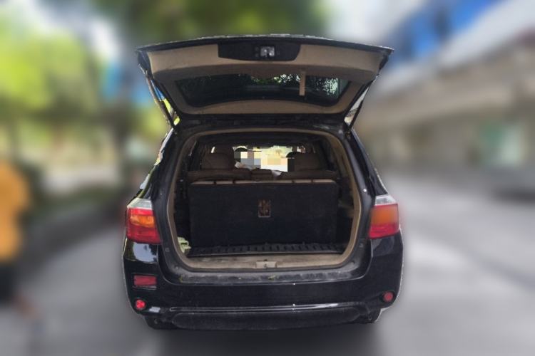 Used Toyota Highlander 2009 2.7L Two-Wheel Drive 7-Seater Luxury Edition Trunk