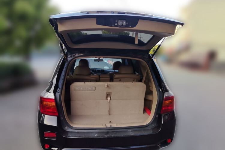 Used Toyota Highlander 2009 2.7L Two-Wheel Drive 7-Seater Luxury Edition Trunk