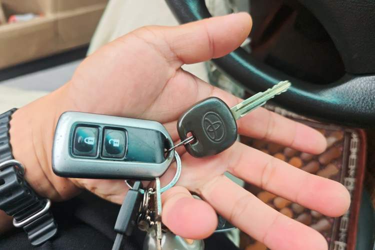 Used Toyota Highlander 2009 3.5L 4x4 7-Seater Elite Edition Vehicle Key