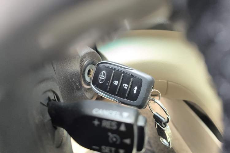 Used Toyota Highlander 2009 3.5L 4x4 7-Seater Luxury Edition Vehicle Key