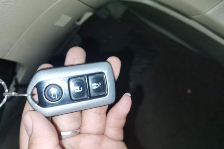 Used Toyota Highlander 2009 2.7L Two-Wheel Drive 7-Seater Luxury Navigation Edition Vehicle Key