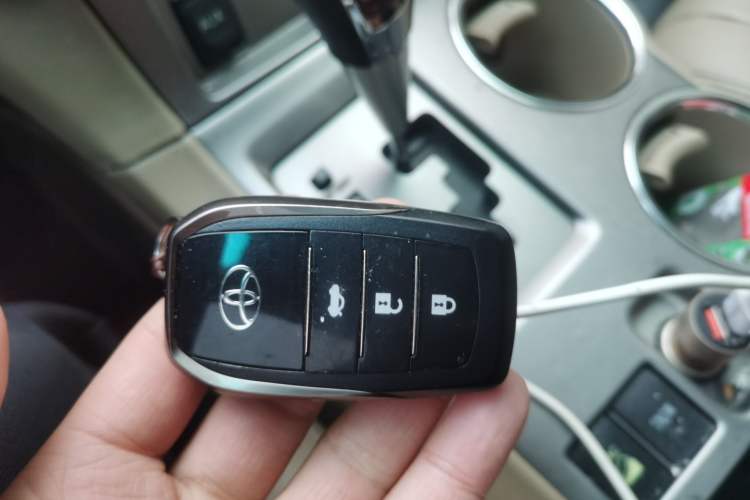 Used Toyota Highlander 2009 3.5L 4x4 7-Seater Luxury Edition Vehicle Key