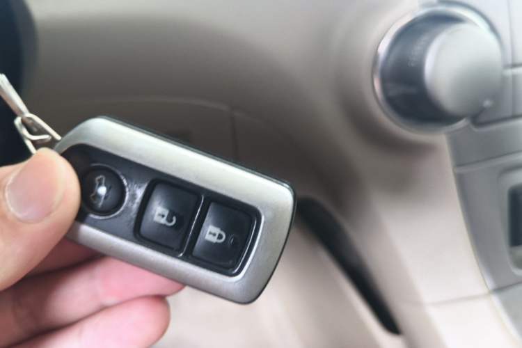 Used Toyota Highlander 2009 2.7L Two-Wheel Drive 7-Seater Luxury Edition Vehicle Key
