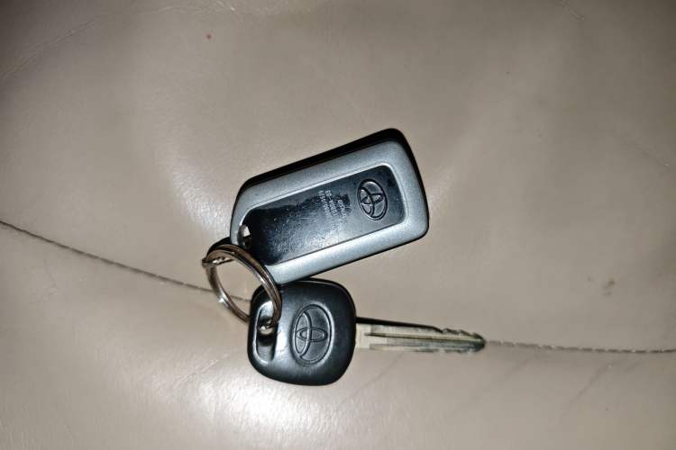 Used Toyota Highlander 2009 2.7L Two-Wheel Drive 7-Seater Luxury Navigation Edition Vehicle Key
