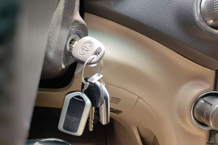Used Toyota Highlander 2009 2.7L 2WD 5-Seater Elite Edition Vehicle Key