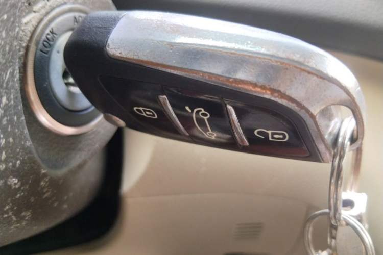 Used Toyota Highlander 2009 2.7L Two-Wheel Drive 7-Seater Luxury Edition Vehicle Key
