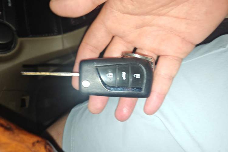 Used Toyota Highlander 2009 2.7L 2WD 7-Seater Elite Edition Vehicle Key