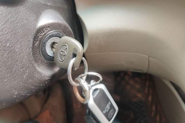Used Toyota Highlander 2009 2.7L Two-Wheel Drive 7-Seater Luxury Edition Vehicle Key
