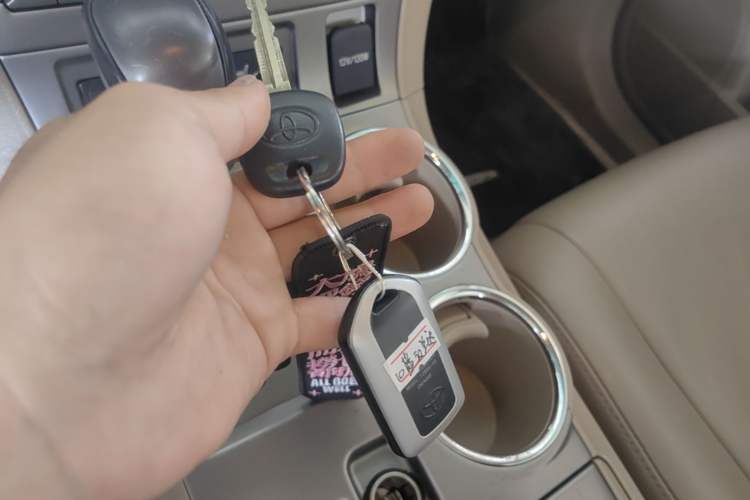 Used Toyota Highlander 2009 2.7L Two-Wheel Drive 7-Seater Luxury Navigation Edition Vehicle Key