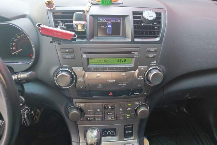 Used Toyota Highlander 2009 2.7L Two-Wheel Drive 7-Seater Luxury Edition Audio And AC Panel