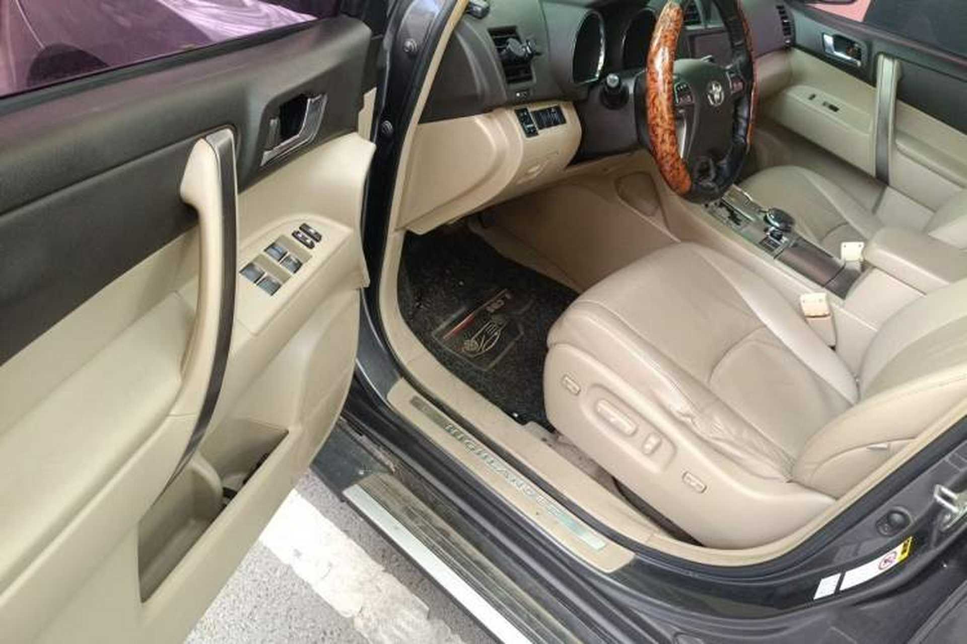 Used Toyota Highlander 2009 2.7L Two-Wheel Drive 7-Seater Luxury Edition Driver Seat