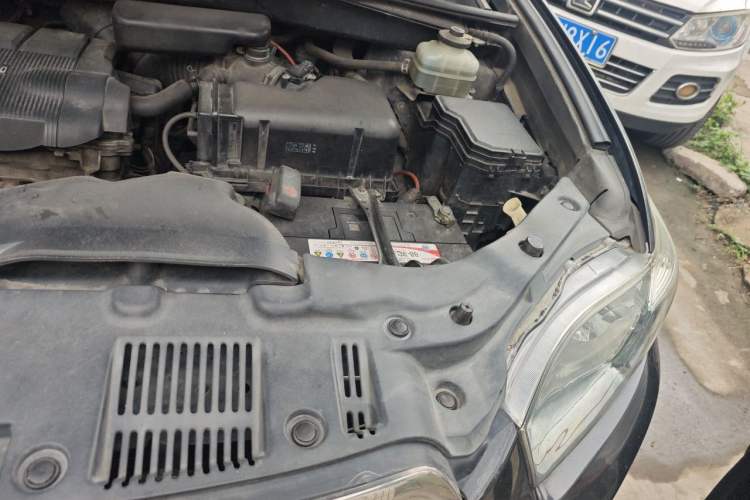 Used Toyota Highlander 2009 2.7L Two-Wheel Drive 7-Seater Luxury Edition Engine Bay Left