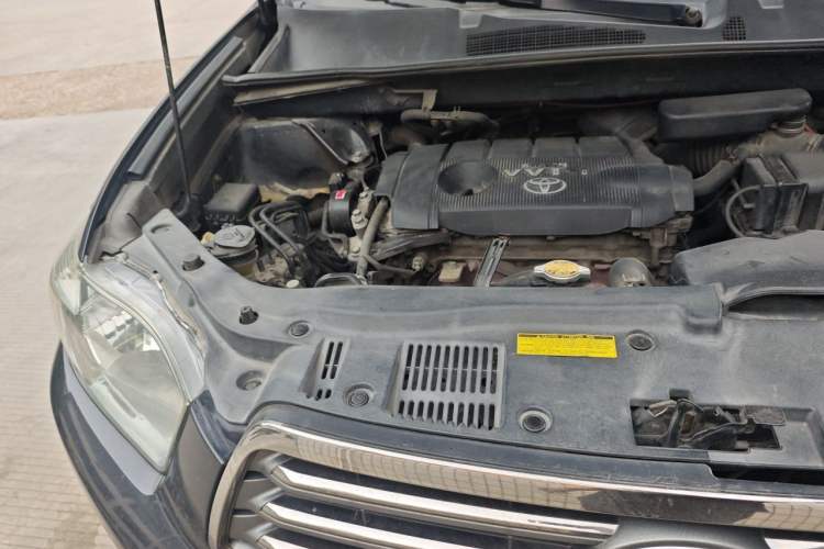 Used Toyota Highlander 2009 2.7L Two-Wheel Drive 7-Seater Luxury Edition Engine Bay Right