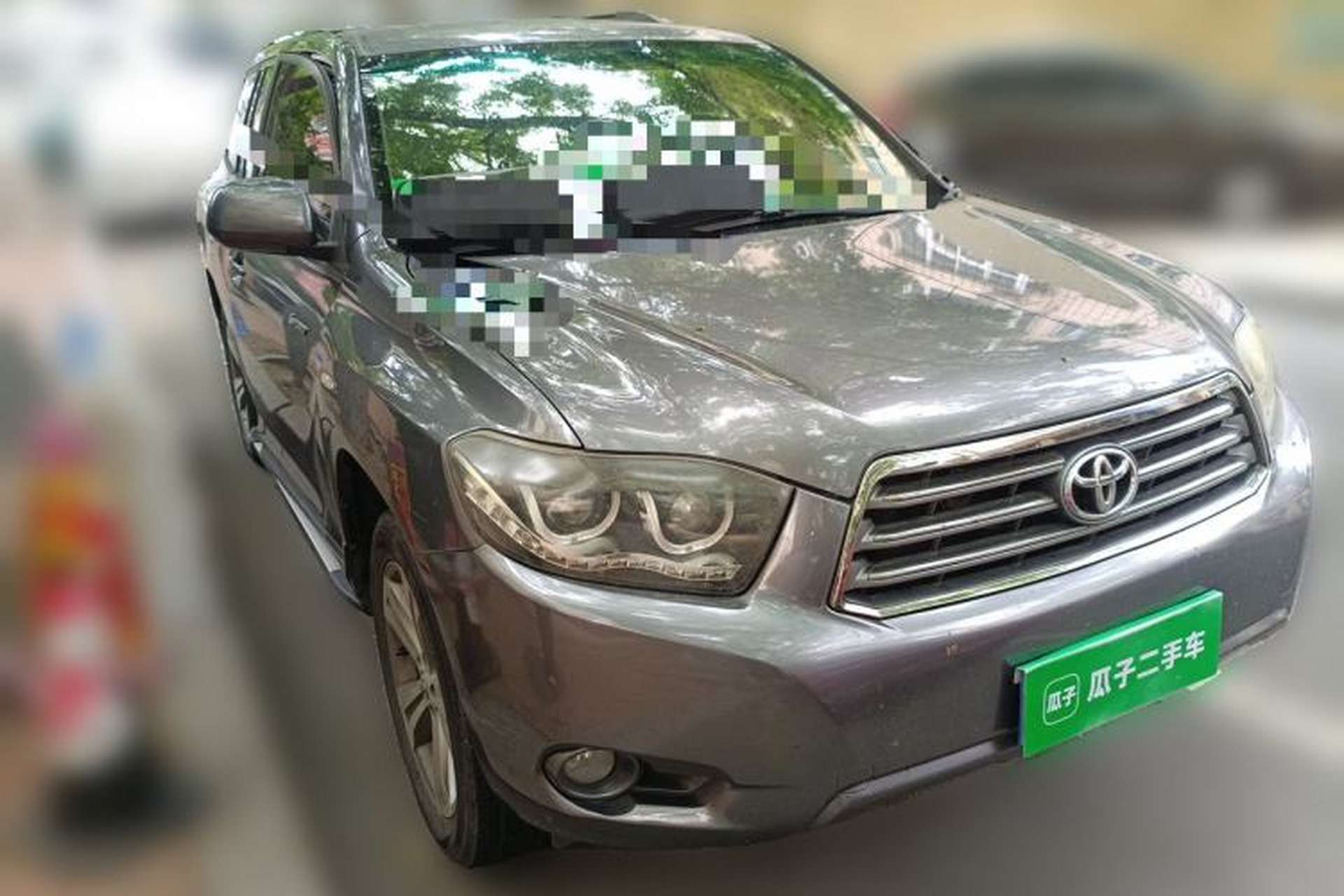 Used Toyota Highlander 2009 2.7L Two-Wheel Drive 7-Seater Luxury Edition Front Right 45 Deg