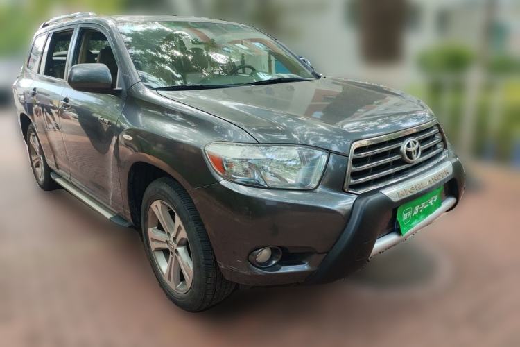 Used Toyota Highlander 2009 2.7L Two-Wheel Drive 7-Seater Luxury Edition Front Right 45 Deg