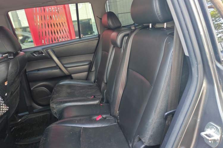 Used Toyota Highlander 2009 2.7L Two-Wheel Drive 7-Seater Luxury Edition Left Rear Seat
