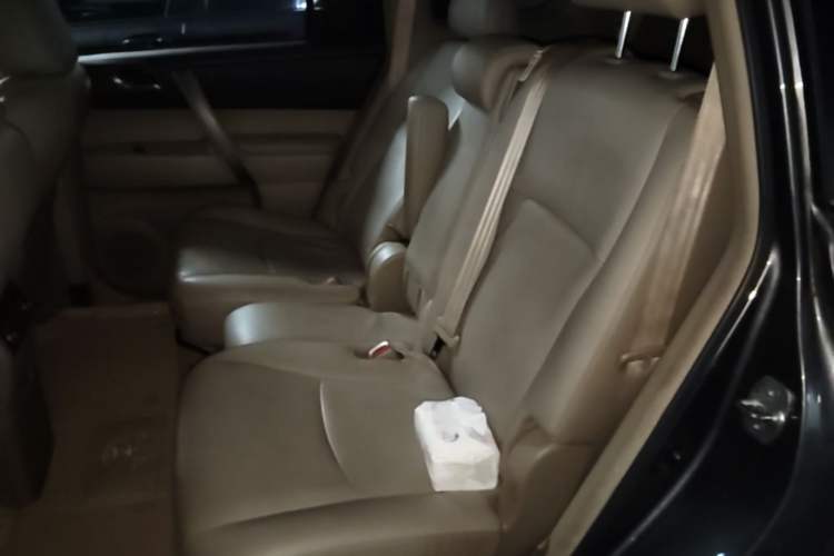 Used Toyota Highlander 2009 2.7L Two-Wheel Drive 7-Seater Luxury Edition Left Rear Seat