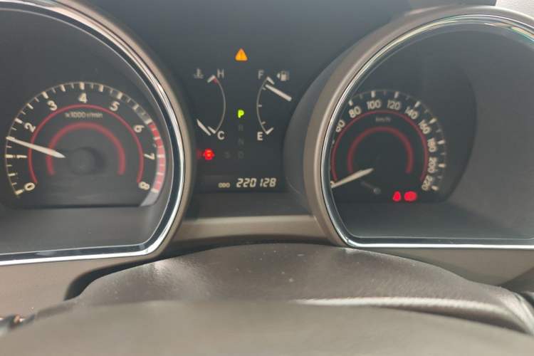 Used Toyota Highlander 2009 2.7L Two-Wheel Drive 7-Seater Luxury Edition Odometer Close Up