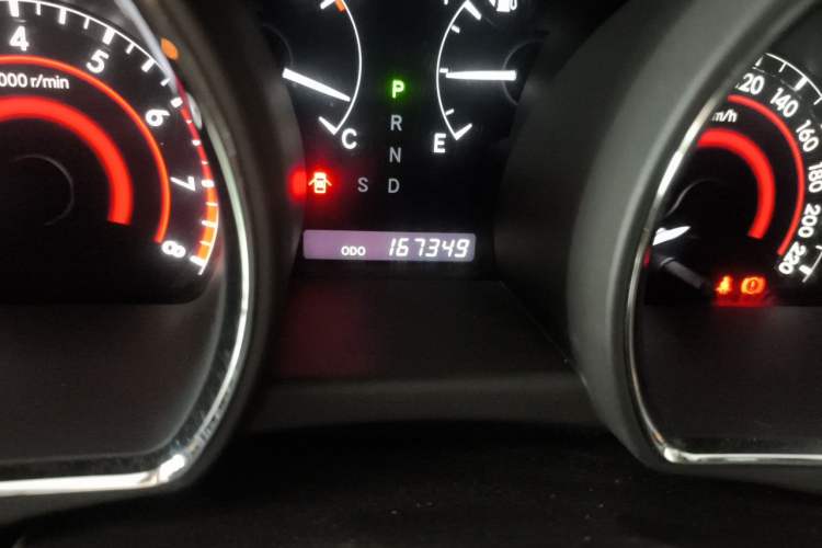 Used Toyota Highlander 2009 2.7L 2WD 5-Seater Elite Edition Odometer Close Up