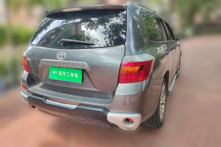 Used Toyota Highlander 2009 2.7L Two-Wheel Drive 7-Seater Luxury Edition Rear Right 45 Deg