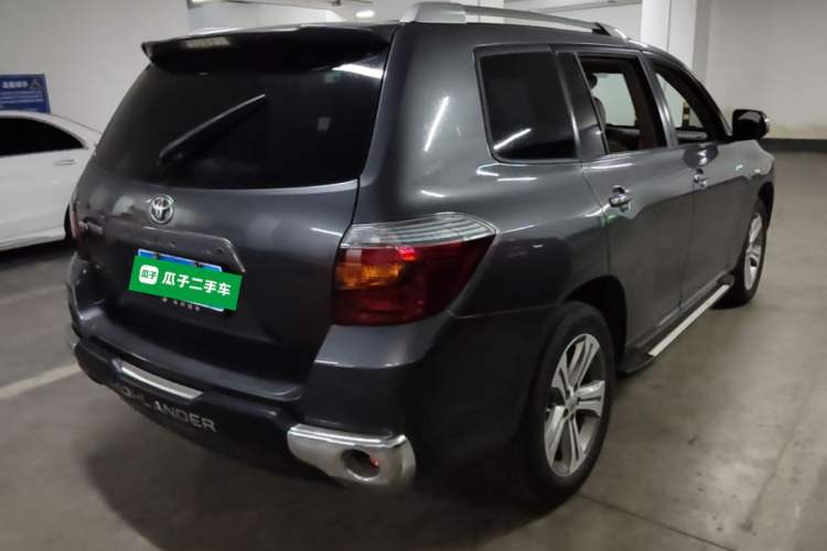 Used Toyota Highlander 2009 2.7L Two-Wheel Drive 7-Seater Luxury Edition Rear Right 45 Deg