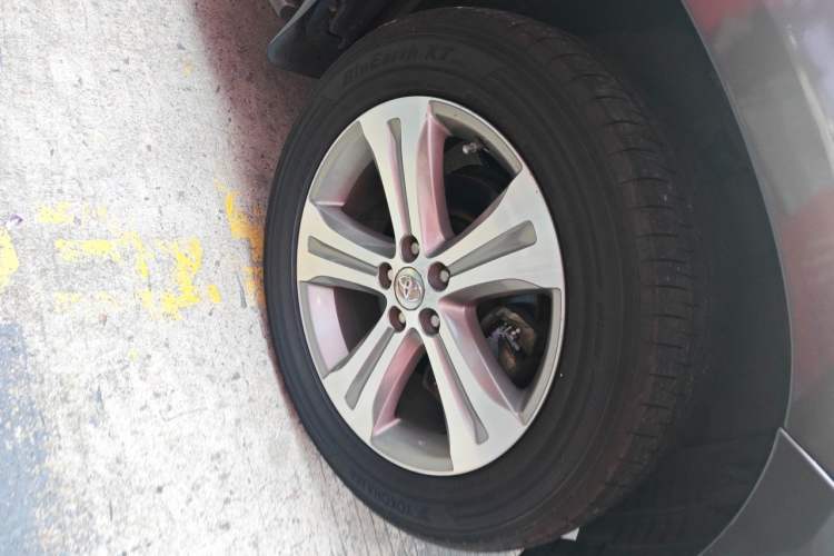 Used Toyota Highlander 2009 2.7L Two-Wheel Drive 7-Seater Luxury Edition Right Front Wheel Hub