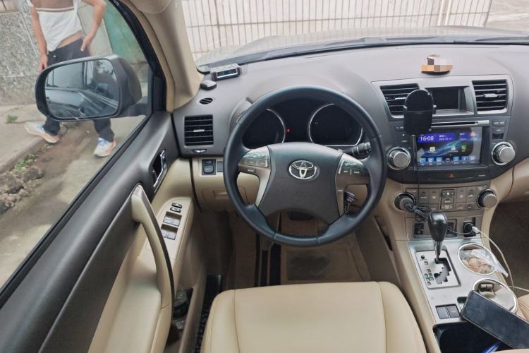 Used Toyota Highlander 2009 2.7L Two-Wheel Drive 7-Seater Luxury Edition Steering Wheel
