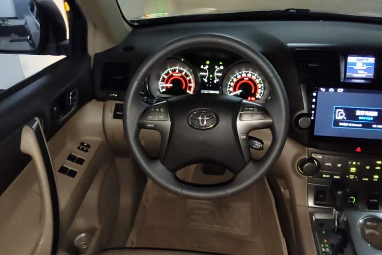 Used Toyota Highlander 2009 2.7L Two-Wheel Drive 7-Seater Luxury Edition Steering Wheel