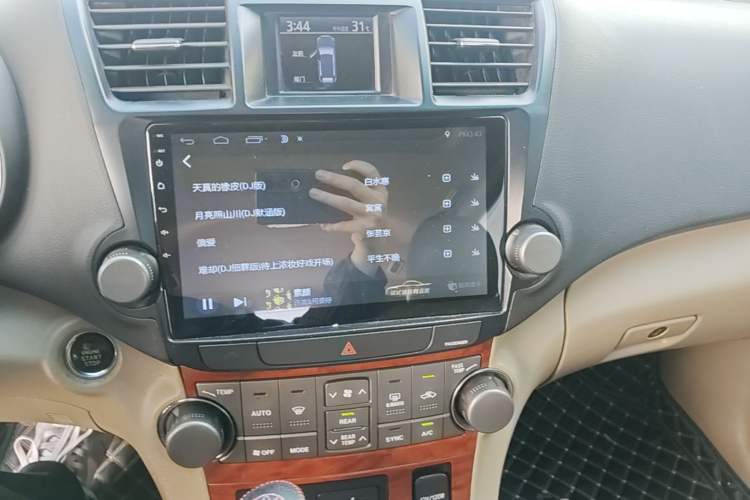 Used Toyota Highlander 2009 3.5L 4x4 7-Seater Supreme Edition Audio And AC Panel