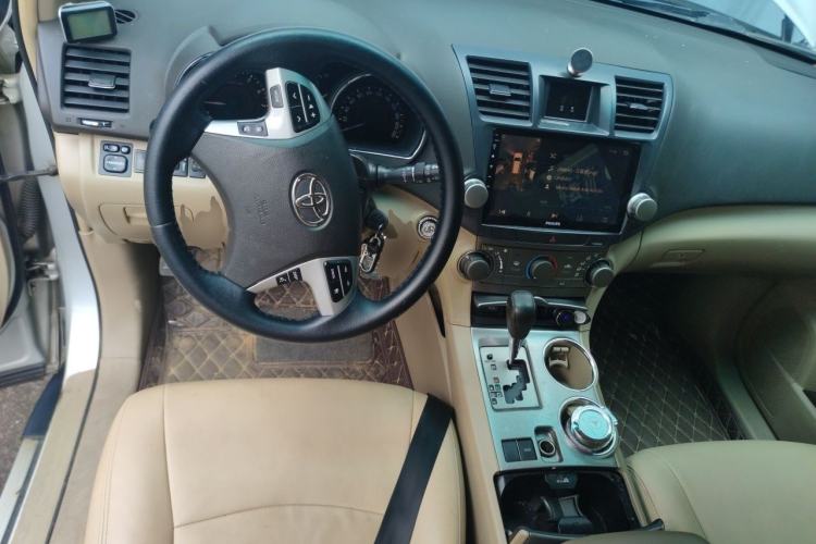 Used Toyota Highlander 2009 2.7L 2WD 5-Seater Elite Edition Center Console