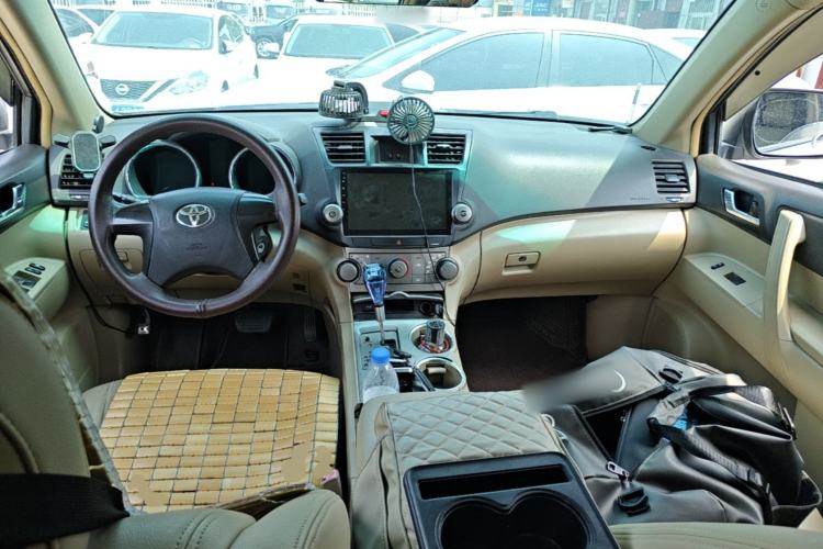 Used Toyota Highlander 2009 2.7L 2WD 5-Seater Elite Edition Center Console