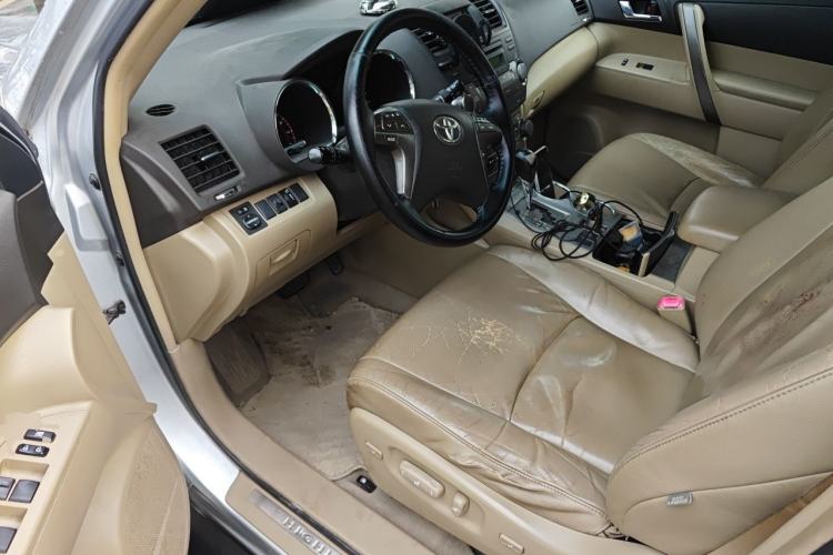 Used Toyota Highlander 2009 2.7L Two-Wheel Drive 7-Seater Luxury Edition Driver Seat