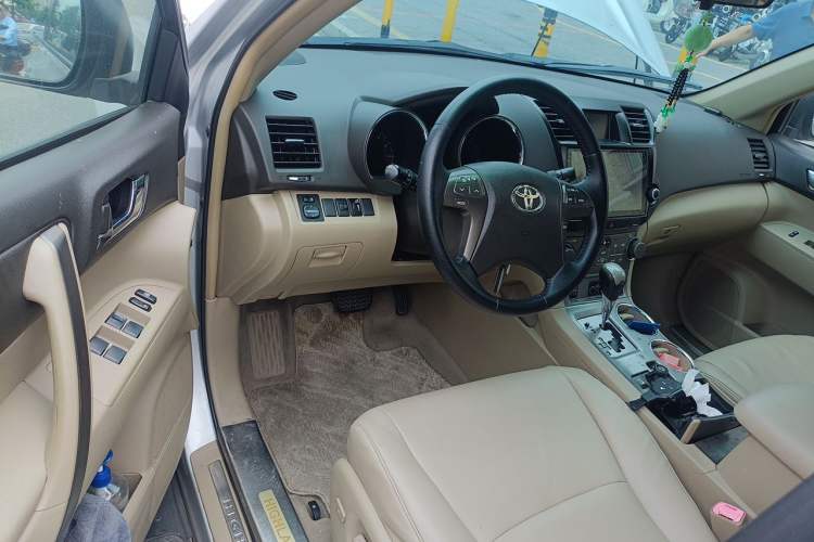 Used Toyota Highlander 2009 3.5L 4x4 7-Seater Luxury Edition Driver Seat