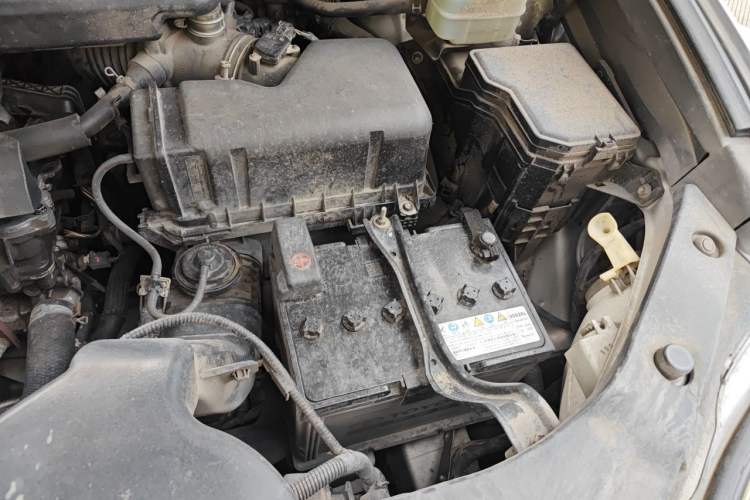 Used Toyota Highlander 2009 2.7L Two-Wheel Drive 7-Seater Luxury Edition Engine Bay Left