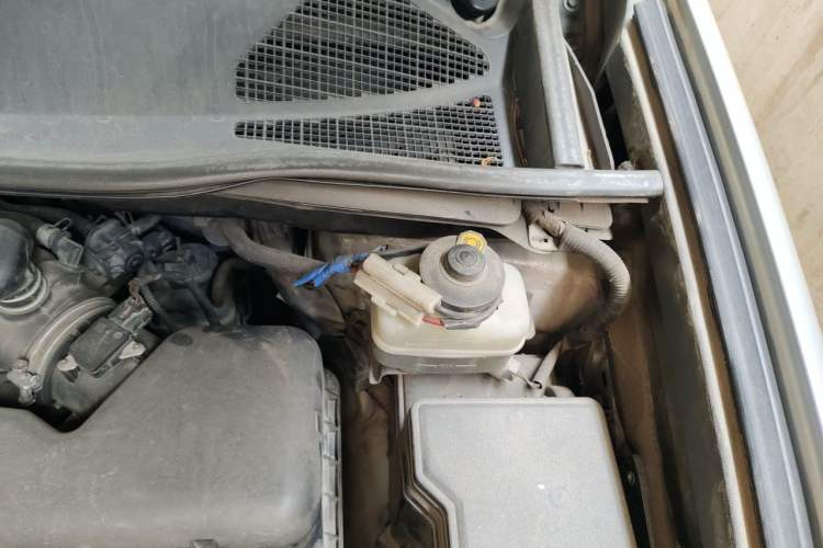 Used Toyota Highlander 2009 2.7L Two-Wheel Drive 7-Seater Luxury Edition Engine Bay Left